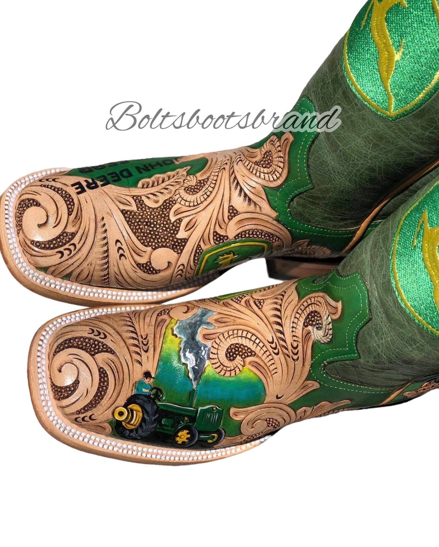 Handtooled 🚜🌵Deere dee🧑🏻🎤 (women’s signature)