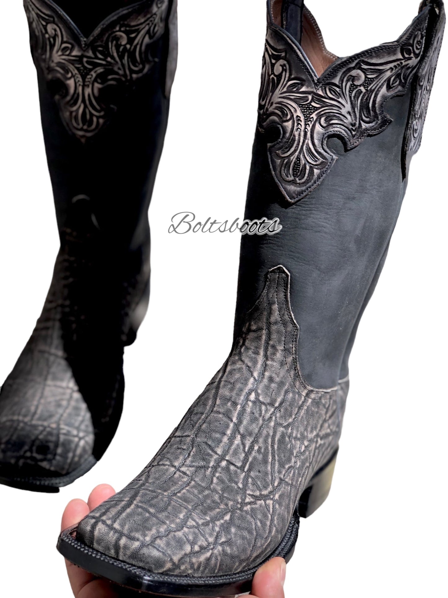 Ashy gray elephant by Boltsbootsbrand