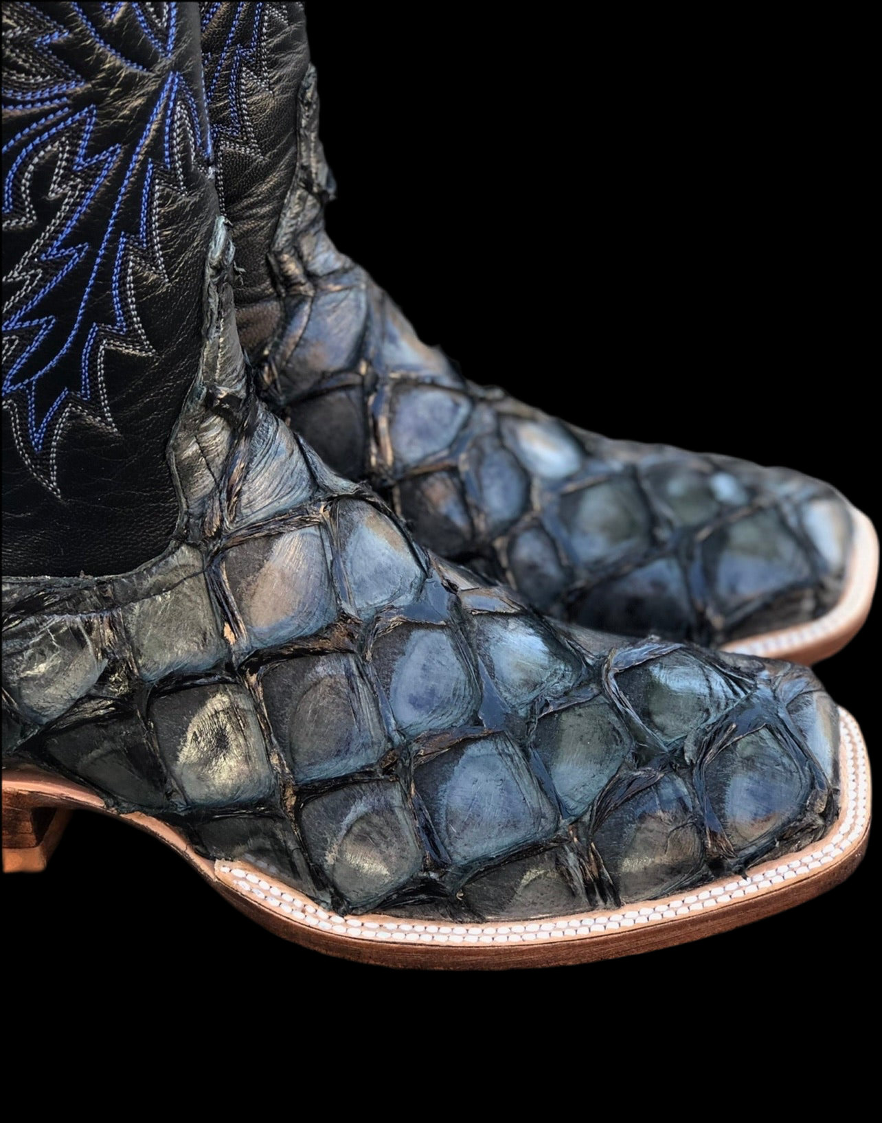 Charcoal pirarucu (( big bass )) Boltsboots signature