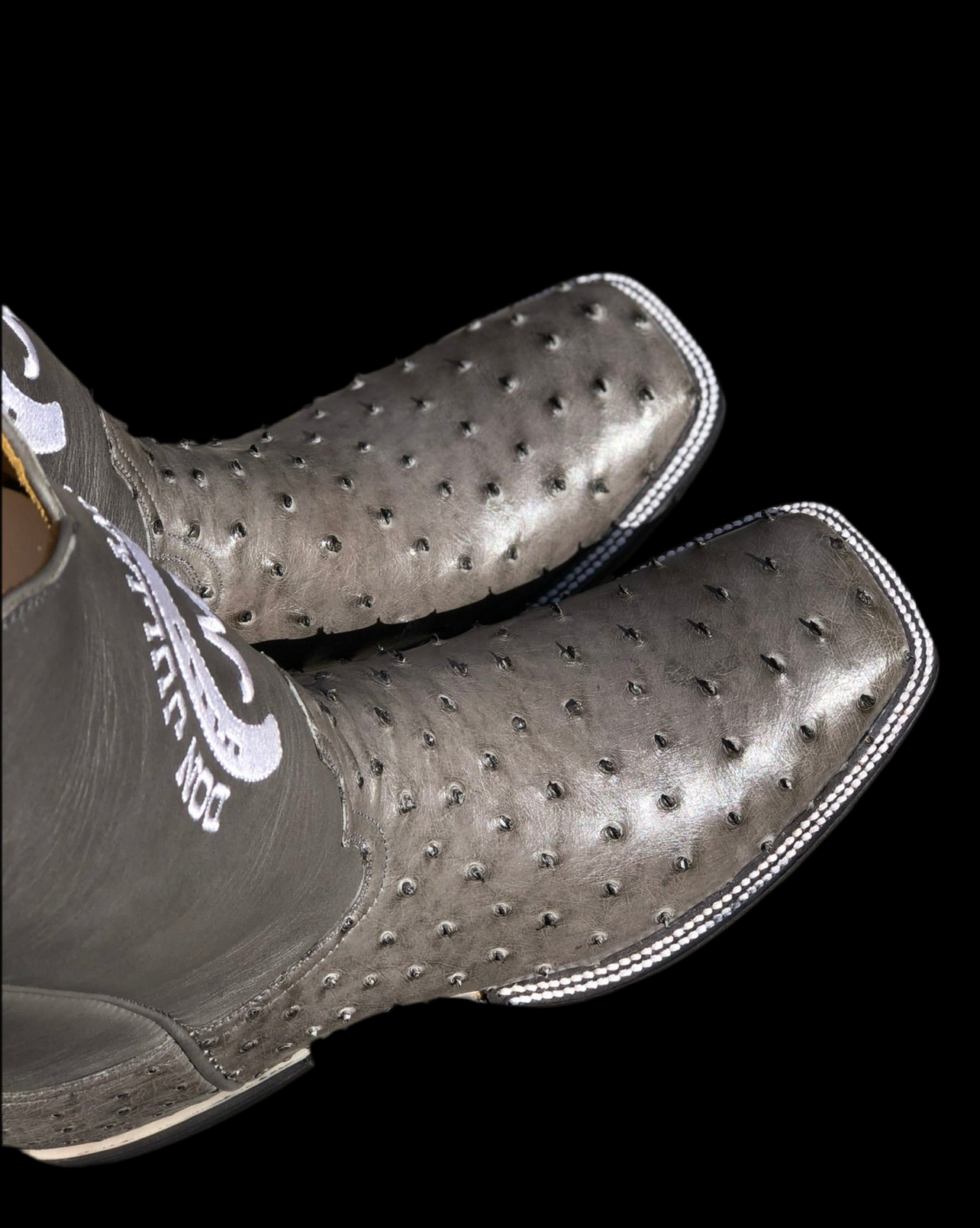 Gray ( cc )) ostrich Boltsboots signature