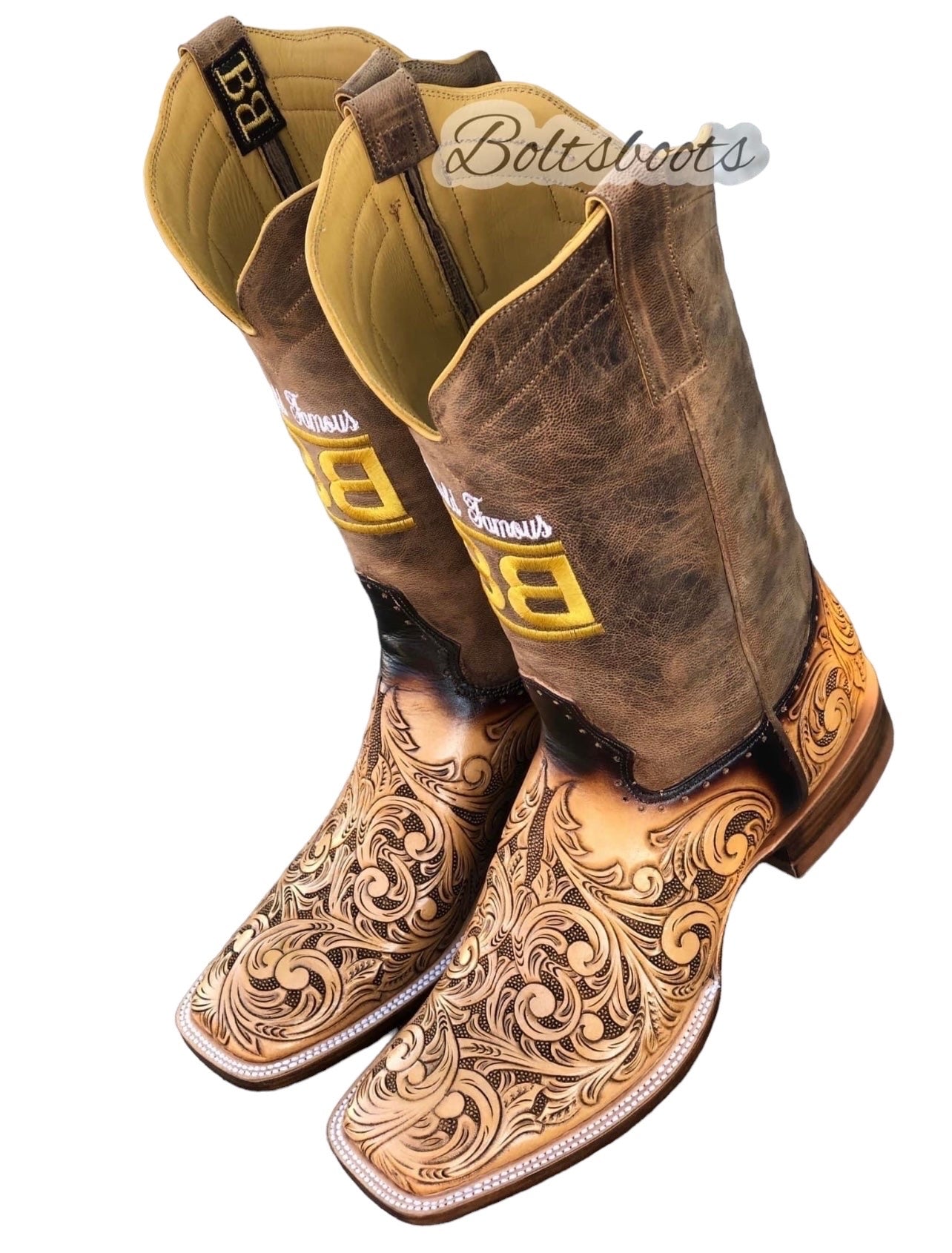 Scroll handtooled design 💃🏼women’s signature by Boltsbootsbrand