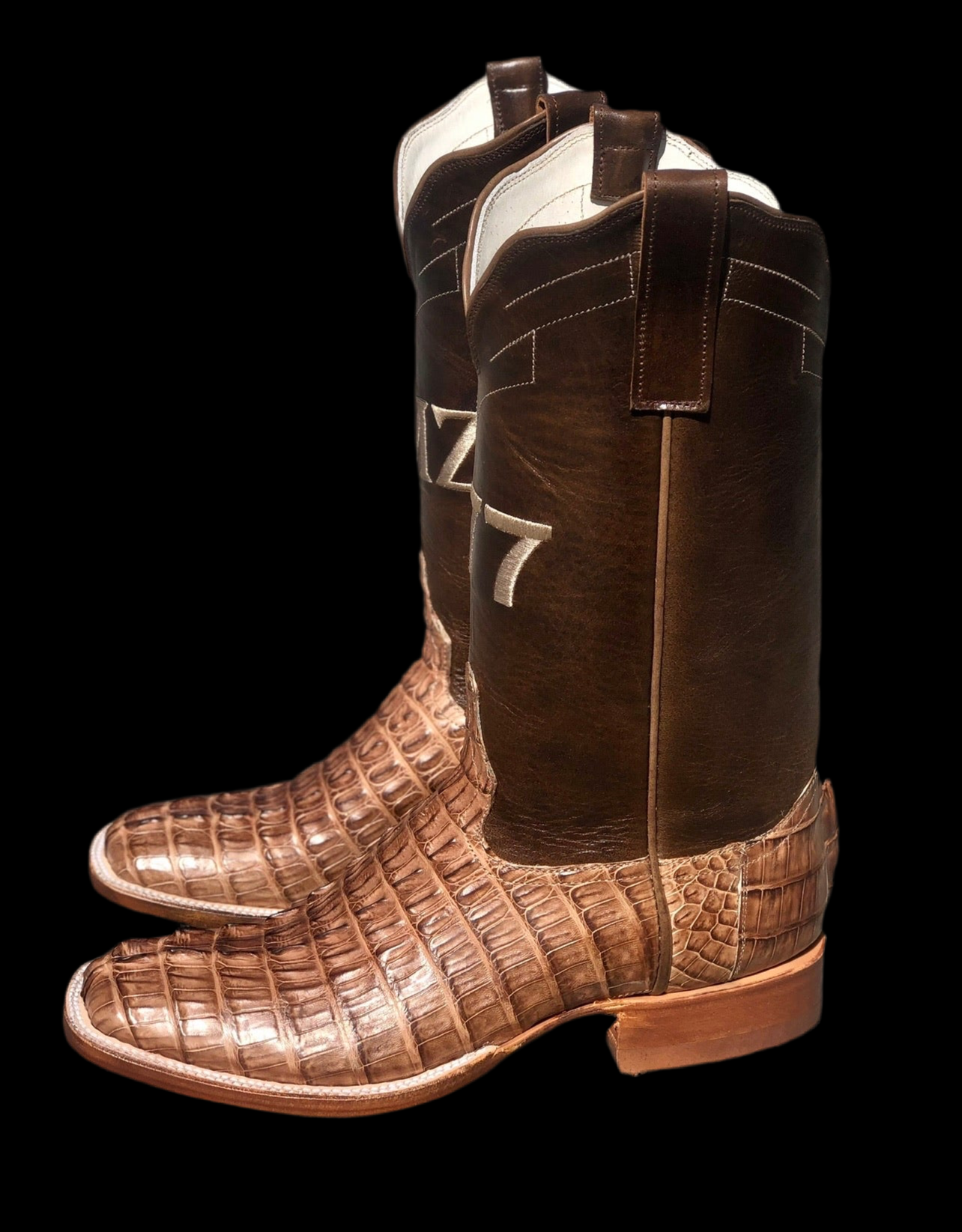 Light brown caiman tail Boltsboots signature