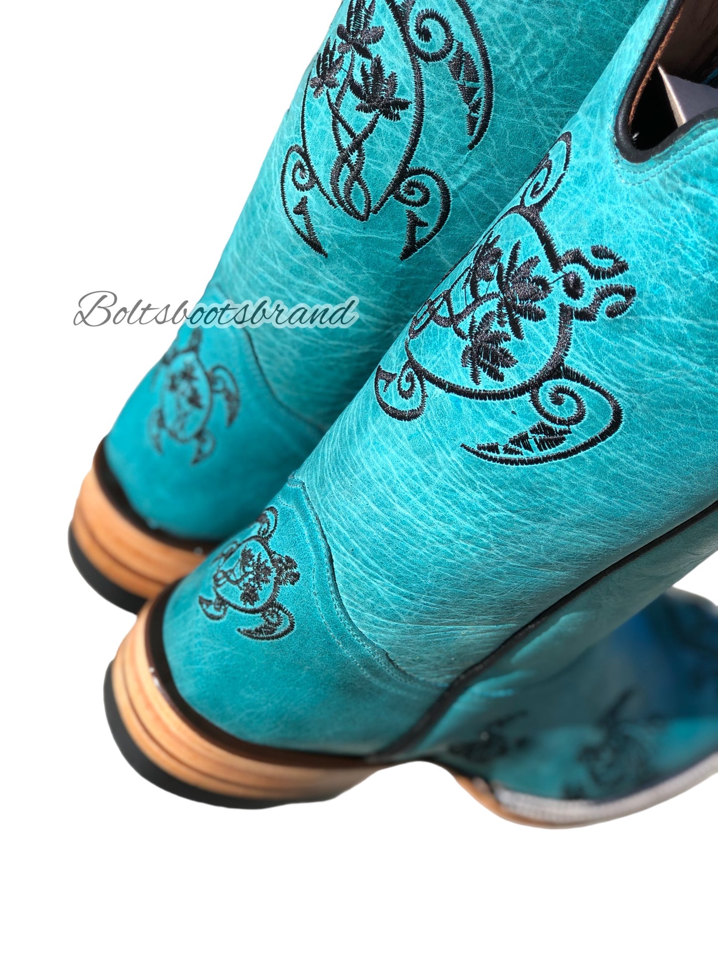 Tribal sea turtles by Boltsbootsbrand