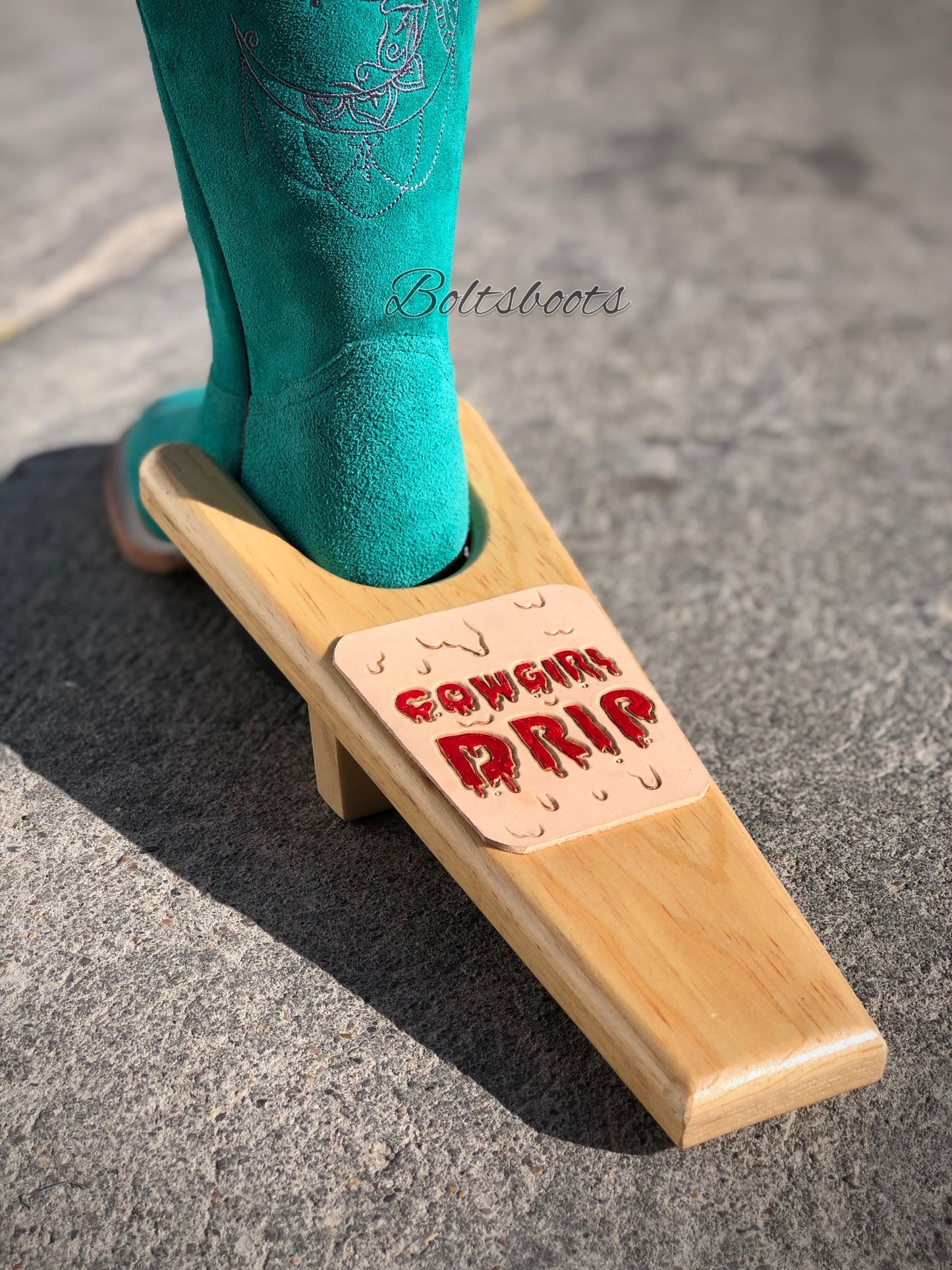 C drip boot jack by Boltsbootsbrand